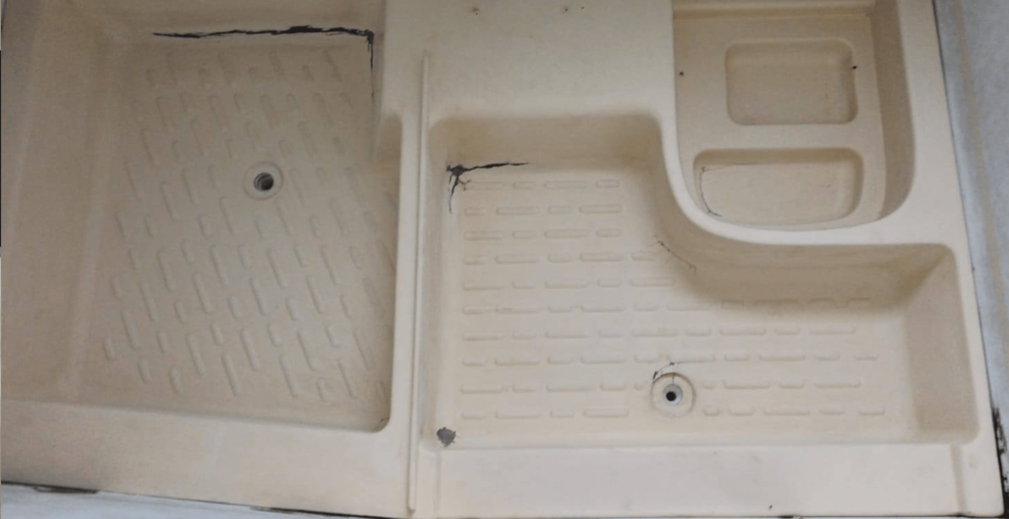 Duschtassen Reparatur - Membrapol Camper 260 - vorher